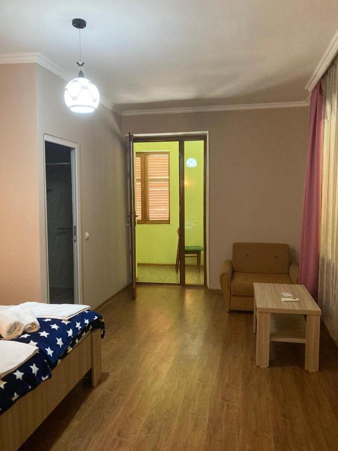 Happy Holiday Hotell Akhaltsikhe  Exteriör bild